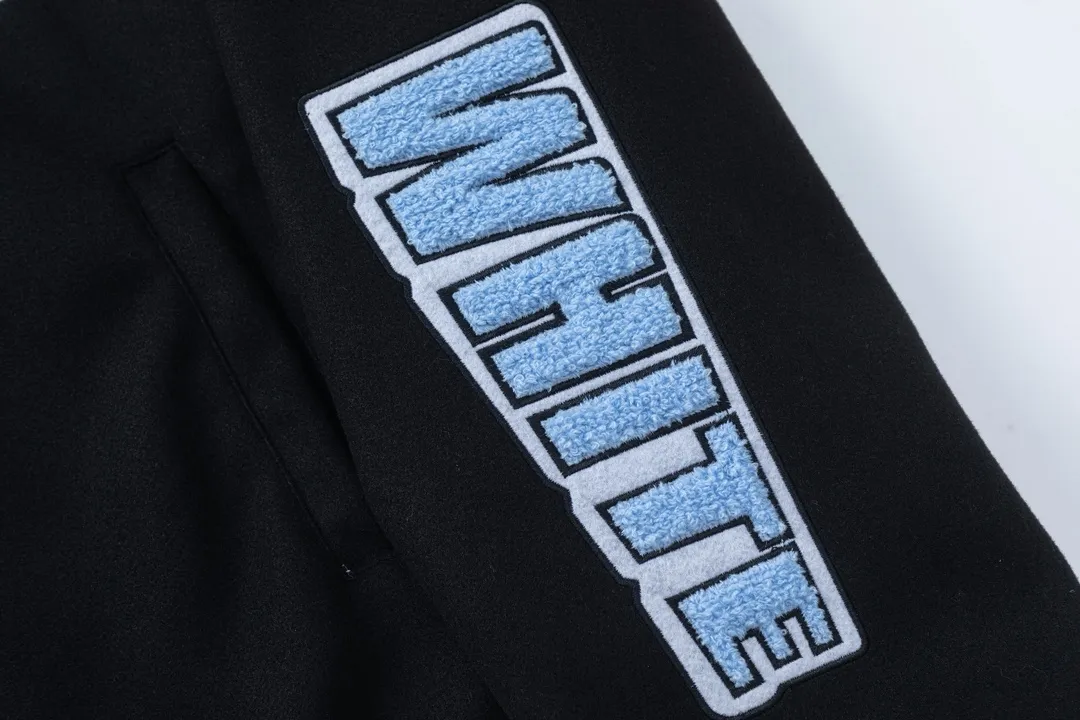 S68#P660, offwhite heavy-duty embroidered baseball jacket. The body is made of woolen fabric. Couple's jacket. Black size: S M L XL